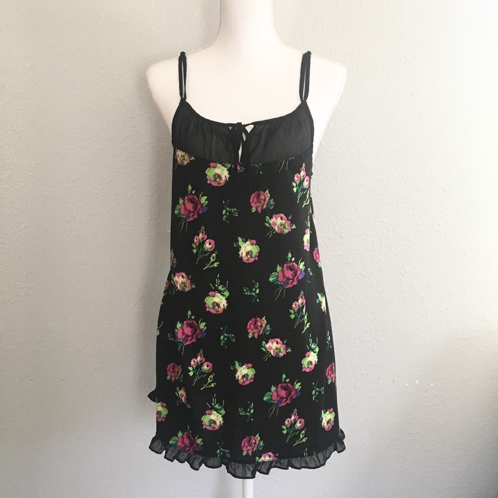 BETSY JOHNSON Night Gown Black Floral Size M
